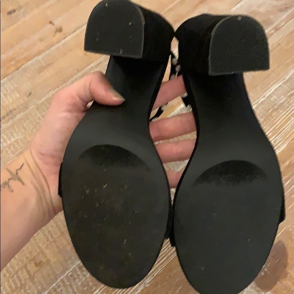 Chunky heels with pearl ankle clasps - Picture 7 of 7